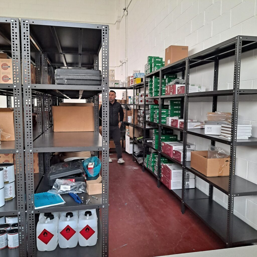 MAGAZZINO CRIGAL CESANO MADERNO